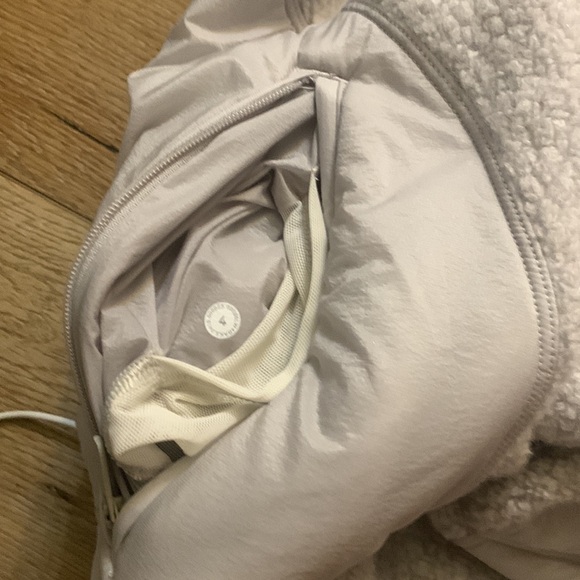 Lululemon atlética jacket - Picture 4 of 4
